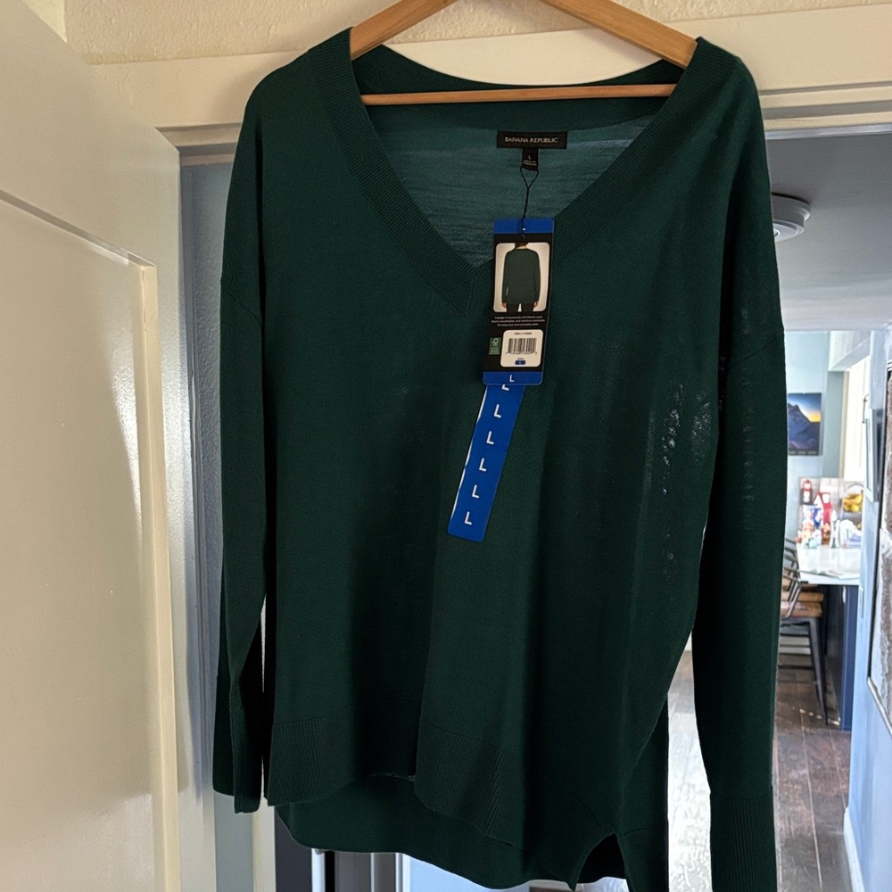 Banana Republic Deep Green V-Neck Long Sleeve Top